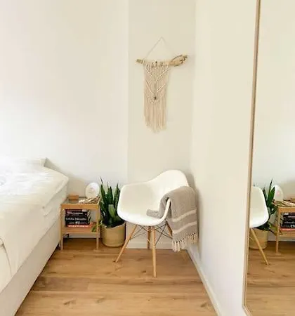 Apartamento Charming 3-bedroom House With Big City Garden, Ideal For Expats Or Families *